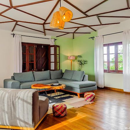 Manga Blue'S Guest House 菲亚纳兰楚阿 外观 照片