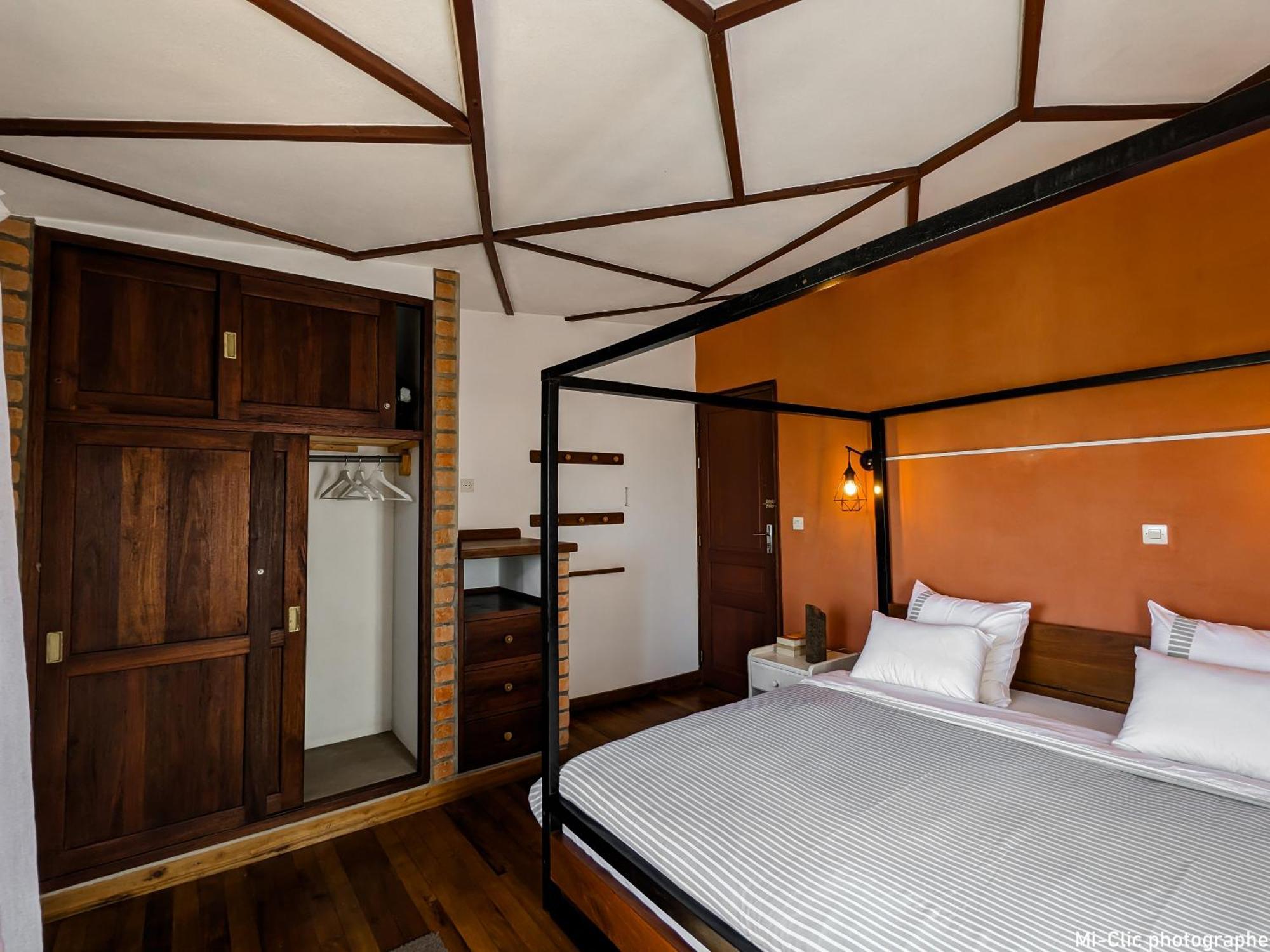 Manga Blue'S Guest House 菲亚纳兰楚阿 外观 照片