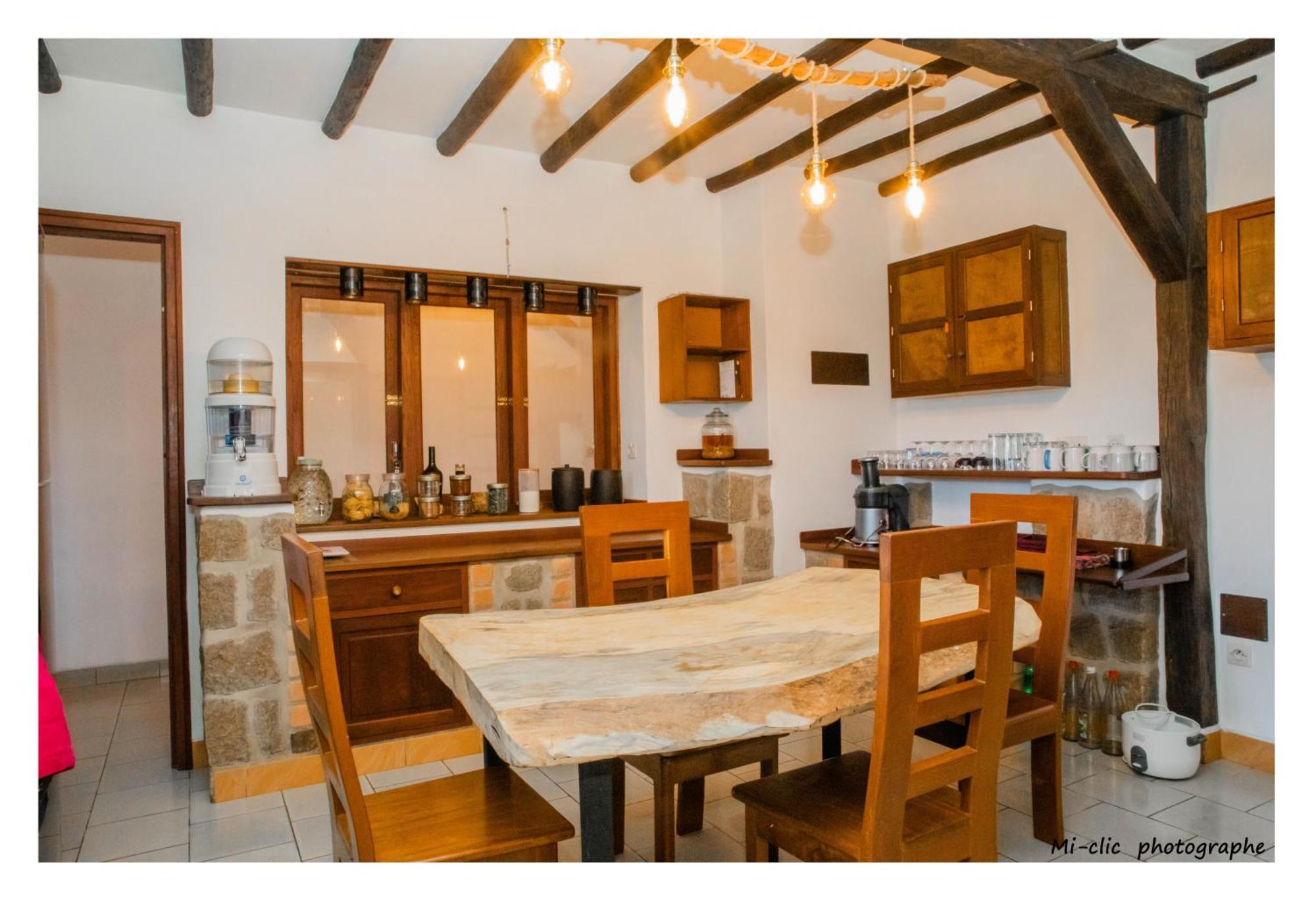 Manga Blue'S Guest House 菲亚纳兰楚阿 外观 照片