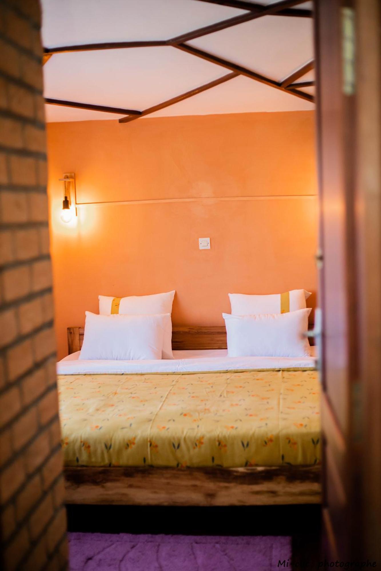 Manga Blue'S Guest House 菲亚纳兰楚阿 外观 照片
